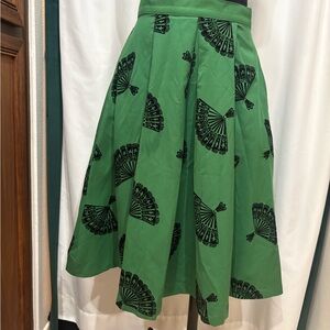 Tatyana Green Skirt with Black fan Pattern size M